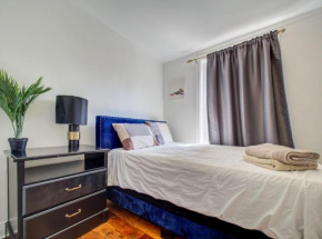 Cozy 2Br-condo 2 min from bell center D8
